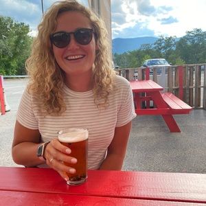 Meet your Posher, Casey